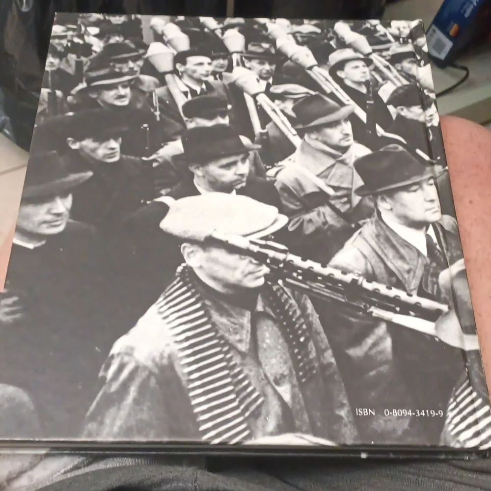 Classic Black and White Time Life Hardcover Photography Book - Picture 3 of 4